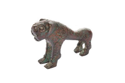 Lot 263 - A BRONZE LION-SHAPED HANDLE