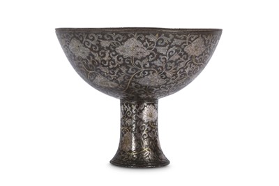 Lot 416 - A SILVER AND GOLD-INLAID IRON 'LOTUS' STEM CUP.