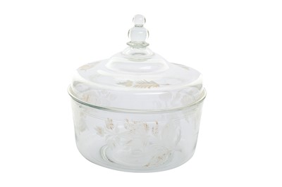 Lot 271 - A LARGE GILT AND ENGRAVED CLEAR-GLASS LIDDED BOWL