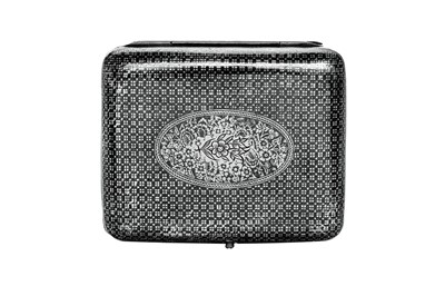 Lot 356 - AN ARMENIAN NIELLOED SILVER SNUFFBOX