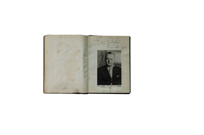 Lot 17 - Autograph Album.- Incl. Charlie Chaplin