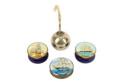 Lot 373 - A silver pill box, 2 wedgwood pill boxes, a silver presentation lighter