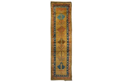 Lot 37 - AN ATIQUE SERAB RUNNER, NORTH-WEST PERSIA