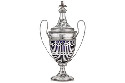 Lot 151 - An early 20th century American sterling silver twin handled cup and cover, New York circa 1905 by Howard and Company (active 1866-1922)