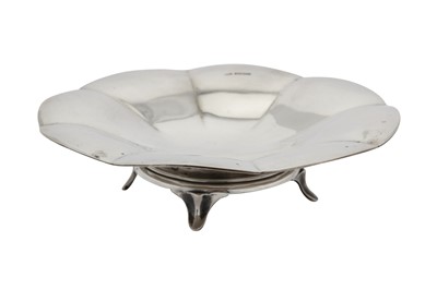 Lot 329 - A George V sterling silver fruit bowl, Sheffield 1930 by Henry Atkin