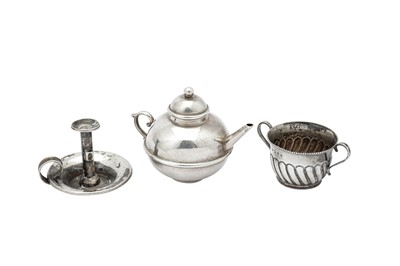 Lot 48 - Mixed Group - A Victorian sterling silver miniature or ‘Toy’ teapot, Birmingham 1895 by J.W for Joseph Whitten