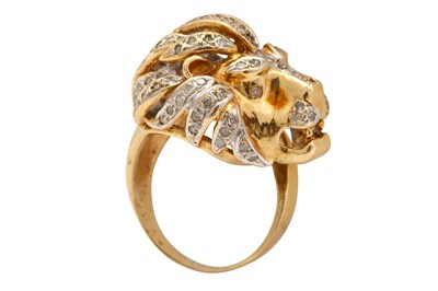 Lot 34 - A diamond novelty ring
