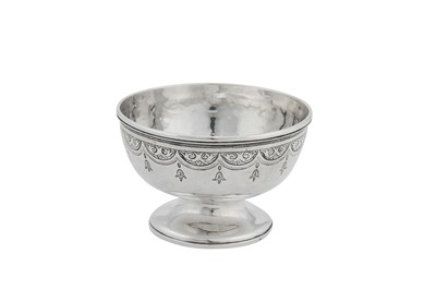 Lot 297 - A Victorian provincial sterling silver sugar bowl, Exeter 1866 by Josiah Williams & Co