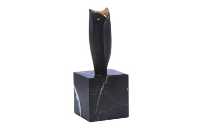 Lot 176 - A 20th century bronze of an owl by Jose Luis Pequeno (Spanish b.1941)