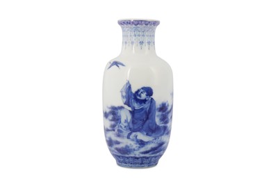 Lot 219 - A CHINESE BLUE AND WHITE VASE.