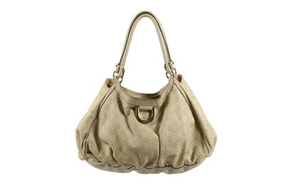 Lot 136 - Gucci Ivory Guccissima Monogram D Ring Hobo