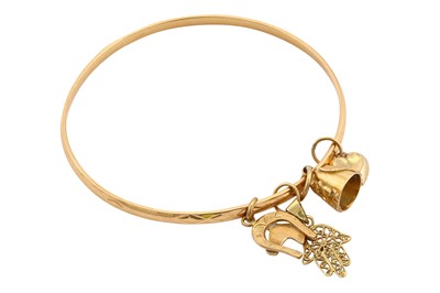 Lot 23 - A bangle