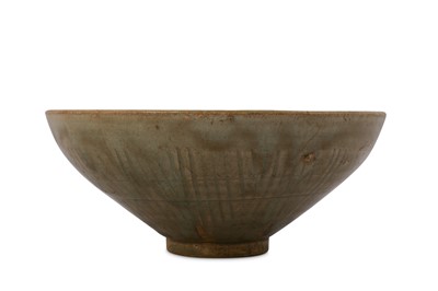 Lot 570 - A CHINESE YAOZHOU BOWL.