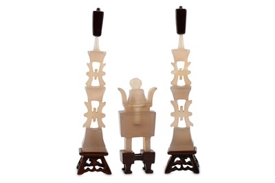 Lot 82 - A CHINESE AGATE MINIATURE ALTAR SET.