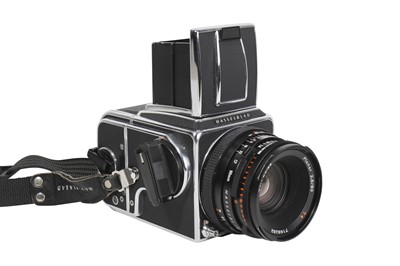 Lot 109 - A Hasselblad 500cm Medium Format Camera Outfit