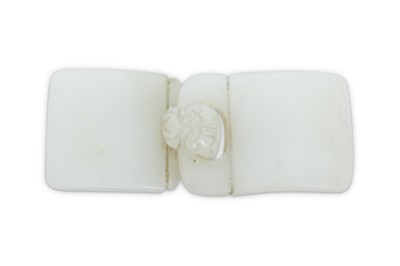 Lot 527 - A CHINESE WHITE JADE BELT HOOK, 20TH CENTURY