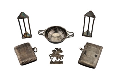 Lot 192 - A mixed group of silver items including a pair of George III silver knife rests, London 1797 by Thomas Phipps & Edward Robinson