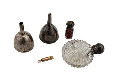 Lot 193 - A mixed group of objects of vertu