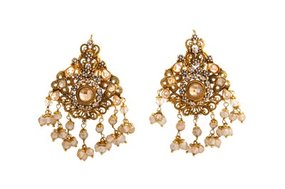 Lot 53 - A necklace and earring suited earring suite