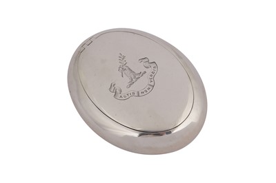 Lot 13 - A Victorian sterling silver squeeze-action snuff box, Birmingham 1888 by Howard James