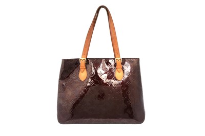 Lot 49 - Louis Vuitton Amarante Vernis Brentwood Tote