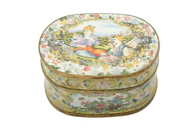 Lot 578 - A CHINESE FAMILLE ROSE CANTON ENAMEL BOX AND COVER.