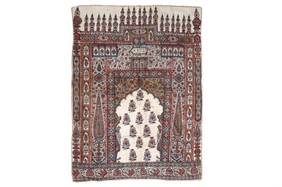 Lot 131 - AN INDO-PERSIAN KALAMKARI PRAYER NICHE
