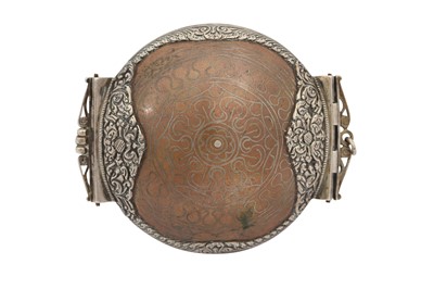 Lot 385 - A SILVER-INLAID COPPER PORTABLE LIME PASTE BOX