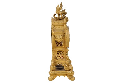 Lot 33 - A SECOND QUARTER 19TH CENTURY FRENCH GILT BRONZE MANTEL CLOCK