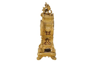 Lot 33 - A SECOND QUARTER 19TH CENTURY FRENCH GILT BRONZE MANTEL CLOCK