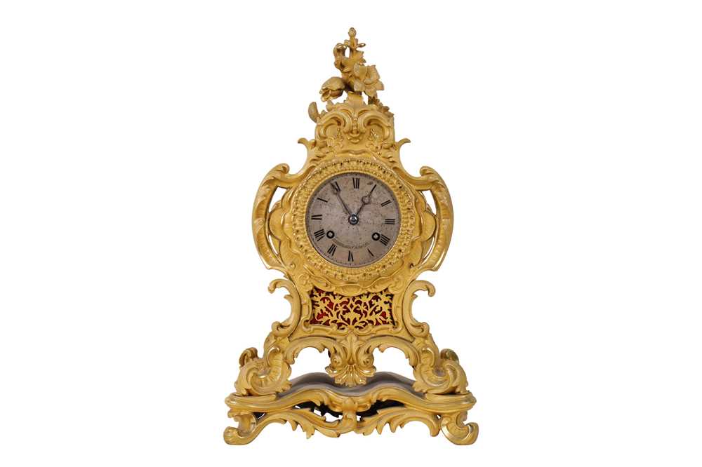 Lot 33 - A SECOND QUARTER 19TH CENTURY FRENCH GILT BRONZE MANTEL CLOCK