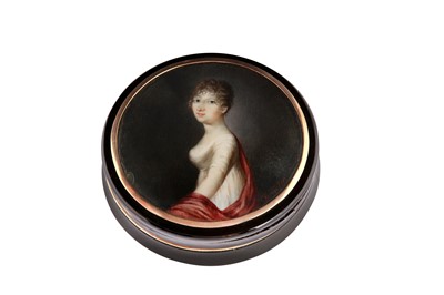 Lot 88 - A late 18th / early 19th century French or Austrian portrait miniature set unmarked gold mounted tortoiseshell snuff box, circa 1800