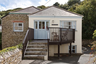 Lot 26 - Seven nights for seven guests in Portloe on the Roseland Peninsula, Cornwall