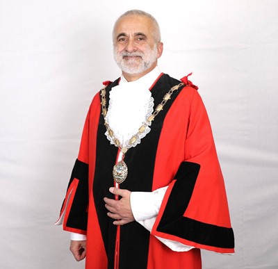 Lot 36 - Visit the Mayor at Hounslow House, and take home a bottle of House of Commons Whisky