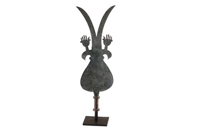 Lot 411 - A COPPER ALLOY PROCESSIONAL STANDARD FINIAL ('ALAM)