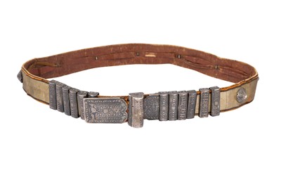 Lot 413 - A SILK AND METAL THREAD BELT WITH NIELLOED SILVER BUCKLE AND FITTINGS