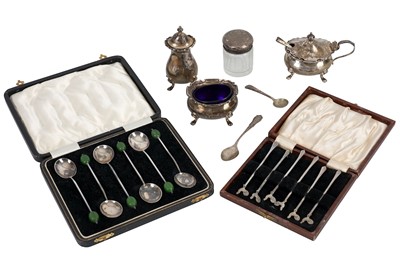 Lot 358 - A mixed group of sterling silver