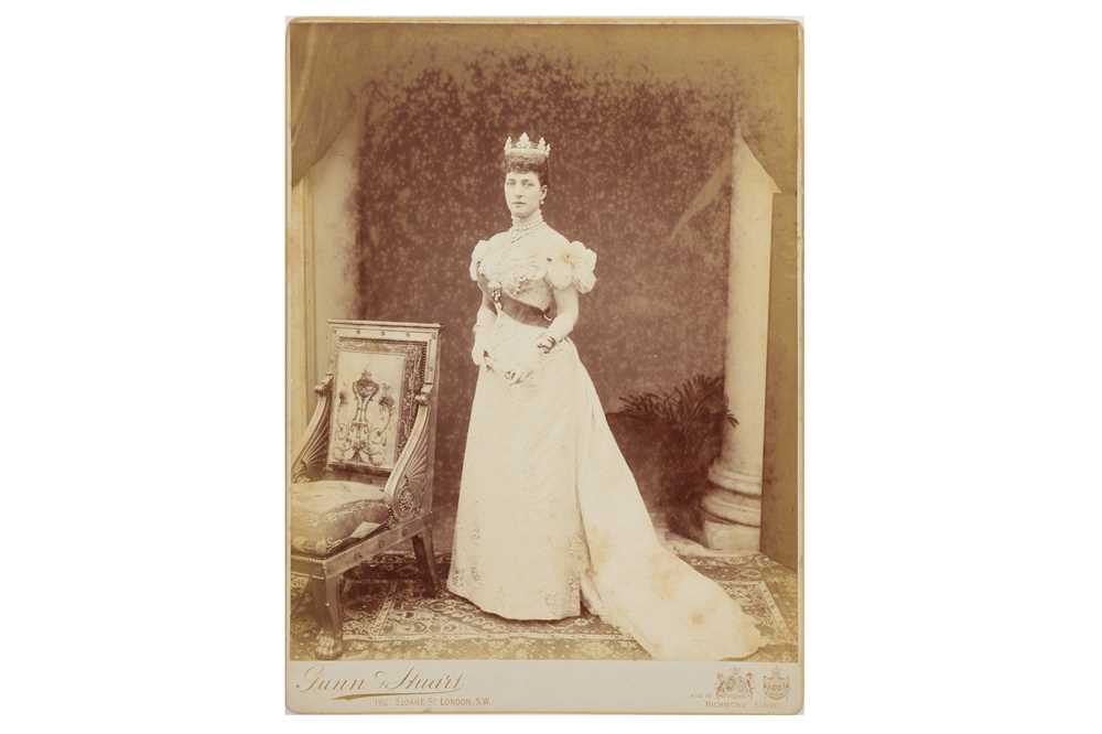 Lot 224 - Gunn & Stuart Cabinet Portraits of Queen Alexandra and Edward VII
