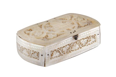 Lot 195 - λ A DELICATE SMALL MOTHER-OF-PEARL OPENWORK BOX