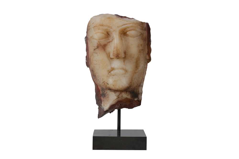 Lot 2 - A SOUTH ARABIAN ALABASTER HEAD, CIRCA 1ST CENTURY B.C. - 1ST CENTURY A.D.