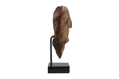 Lot 2 - A SOUTH ARABIAN ALABASTER HEAD, CIRCA 1ST CENTURY B.C. - 1ST CENTURY A.D.