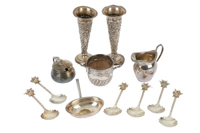 Lot 361 - A mixed group of sterling silver
