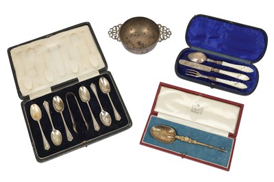 Lot 362 - A mixed group of sterling silver