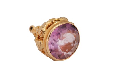Lot 62 - An Elizabeth II 9 carat gold and amethyst seal, London 1961 by G J Ltd