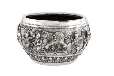 Lot 146 - An early 20th century Indian silver bowl in the Burmese style, Lucknow or Poona circa 1920 by a ‘Peacock’ maker