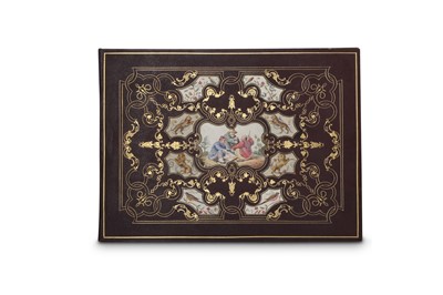Lot 281 - A CHINESE ALBUM OF TWELVE GOUACHE PAINTINGS ON PITH PAPER.
