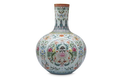 Lot 299 - A LARGE CHINESE FAMILLE ROSE VASE, TIANQIUPING. - NO ONLINE BIDDING