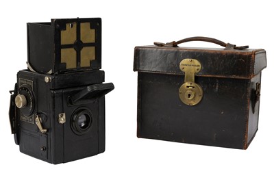 Lot 19 - A Thornton Pickard Rubyette No.2 SLR Camera