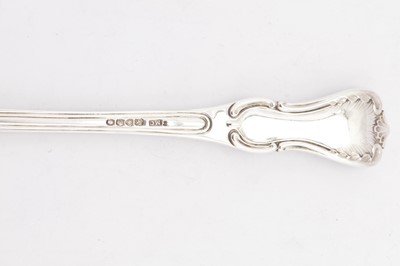 Lot 287 - An exceptional and extensive William IV sterling silver triple table service of flatware / full canteen, London 1836 by Mary Chawner