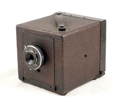 Lot 21 - A Rare Ives Hicro Color Camera, circ 1914.